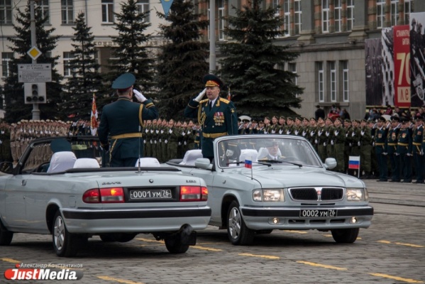 Транслировать парад Победы в Екатеринбурге будут 16 мультимедийных экранов - Фото 1