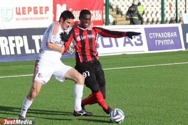 Екатеринбургские футболисты выиграли «уральское дерби» - Фото 1