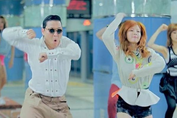 Клип южнокорейского исполнителя PSY Gangnam Style набрал два миллиарда просмотров - Фото 1