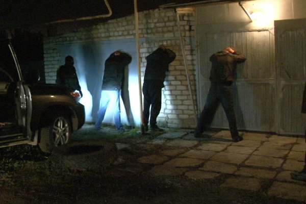 Сотрудники ОБОП ГУ МВД России по Свердловской области задержали подозреваемых в серии хищений дорогих иномарок - Фото 1