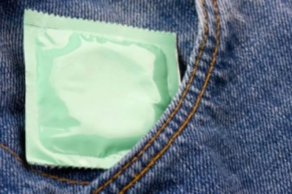 Ученые из австралийского университета создают презервативы нового поколения - Фото 1