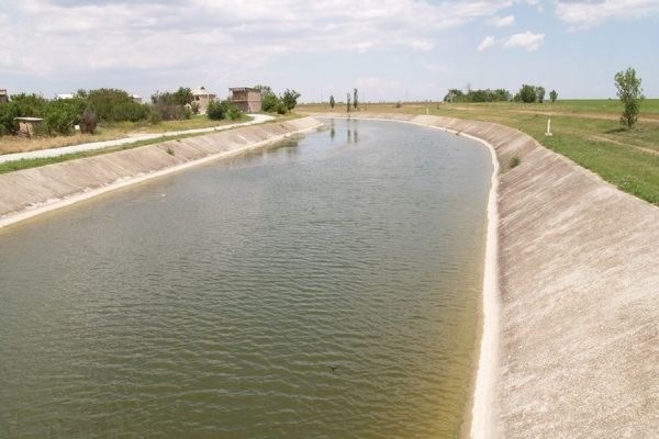 Подача воды в Крым через Северо-Крымский канал будет продолжена  - Фото 1