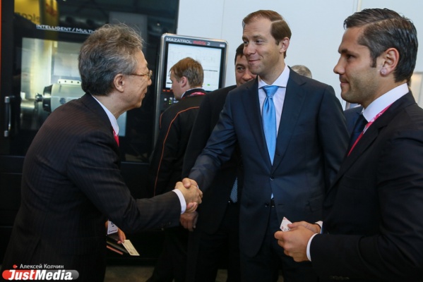 Денис Мантуров прибыл на «ИННОПРОМ-2014» (ФОТО) - Фото 1
