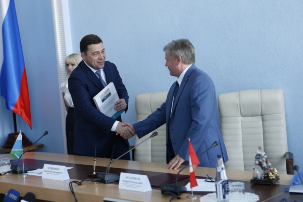 Куйвашев подписал пятилетнее соглашение о сотрудничестве с руководством Севастополя - Фото 1