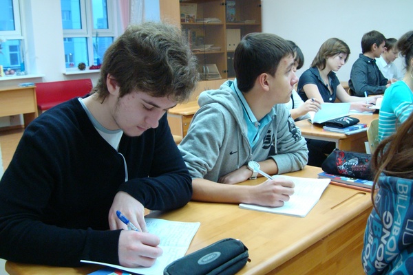 Российские школьники смогут подготовиться к ЕГЭ в режиме он-лайн. Для них изобрели образовательный портал - Фото 1