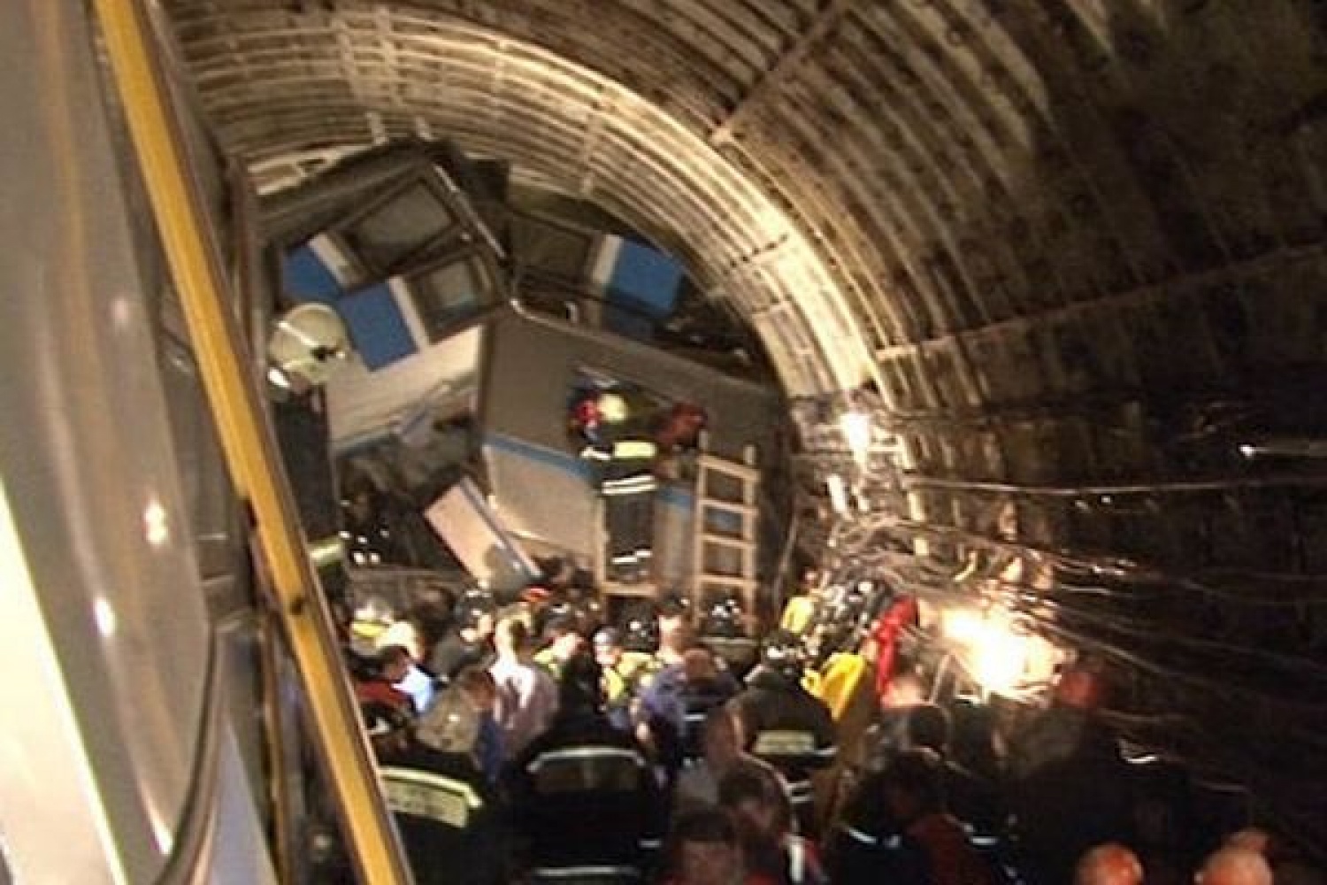 фото аварии метро