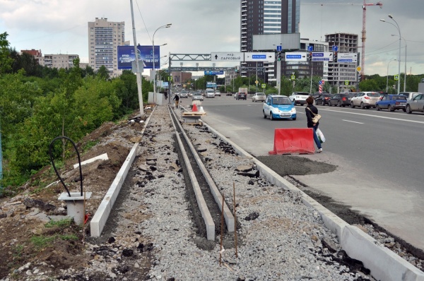 Дорожники отремонтировали один участок улицы Фурманова и перекопали другой. ФОТО - Фото 1