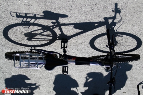 В Полевском 23-летняя девушка-водитель насмерть сбила велосипедиста - Фото 1