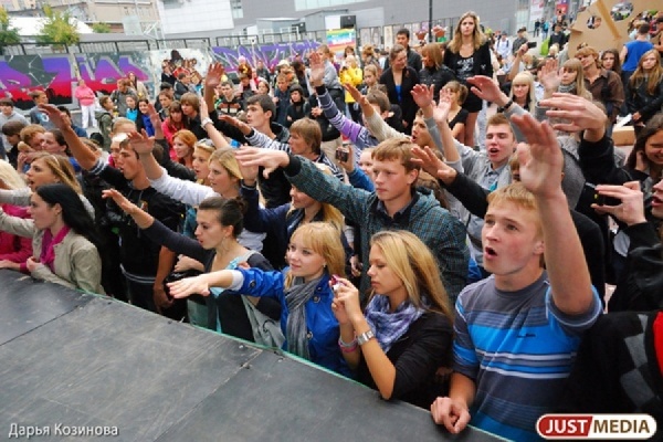 Центр Екатеринбурга превратят в боевую площадку, где сразятся поклонники тайского бокса и греко-римской борьбы - Фото 1