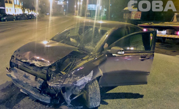У «Калины» пьяный водитель Volvo, проскочив на красный, врезался в Toyota. Пострадали два человека - Фото 1