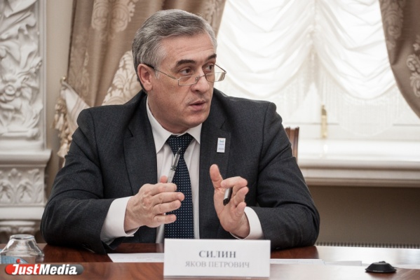 Заявление Силина о нерасторопной работе миграционщиков с беженцами: «У нас физически не хватает специалистов, чтобы молниеносно все оформить» - Фото 1