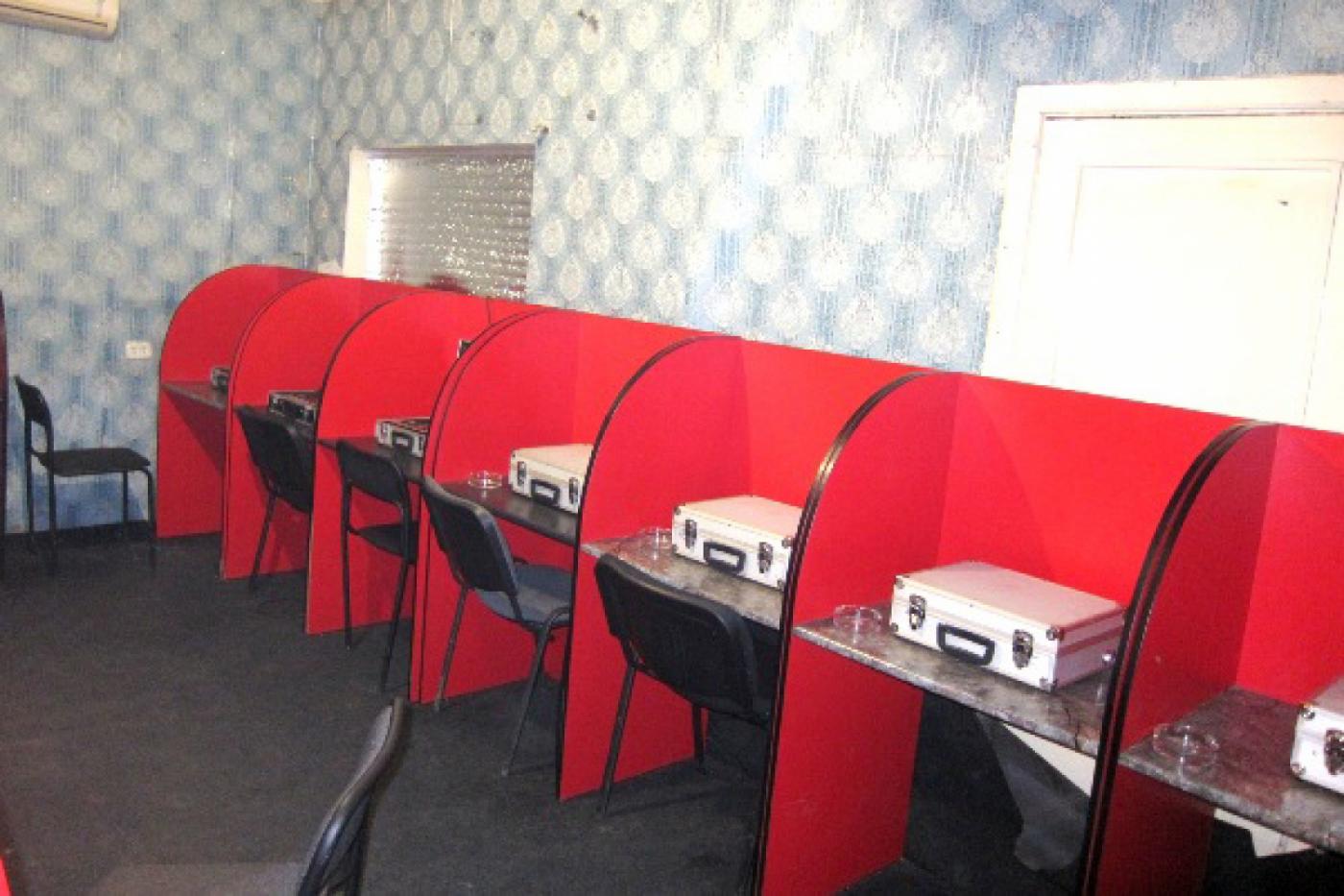 В Реже подпольное казино пряталось в киоске «Овощи-Фрукты», а в Нижней Туре – на кухне в кафе - Фото 1