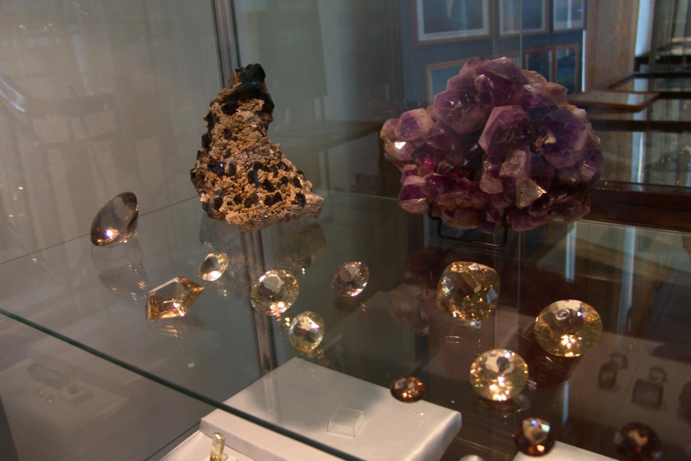 Екатеринбуржцам покажут пятьдесят самоцветов, украшавших кремлевские звезды - Фото 1