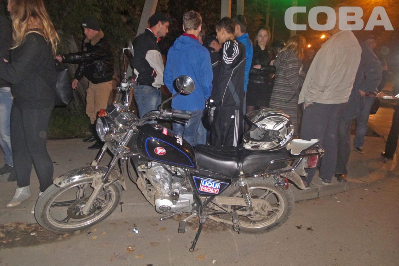 На Вторчермете произошло ДТП с мопедом. Мотошлемы не спасли подростков от серьезных травм - Фото 1