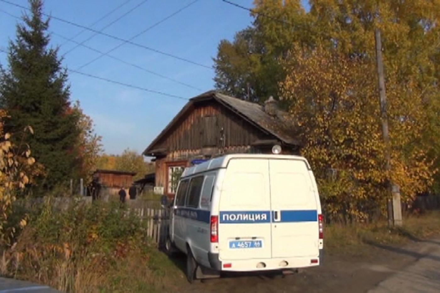 Житель Тавды открыл беспорядочную стрельбу из окна своей квартиры - Фото 1