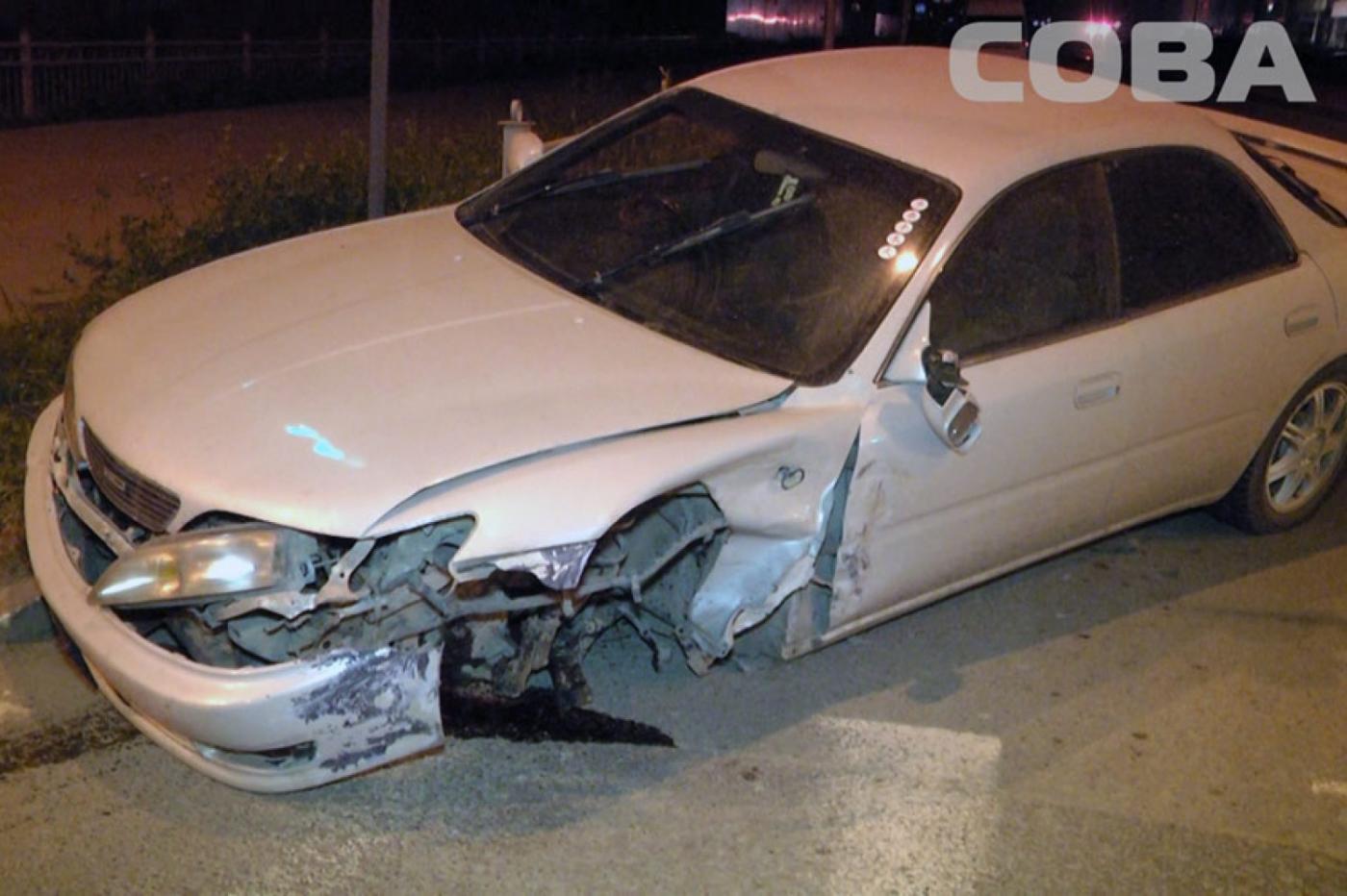 Ночью в Академическом стритрейсеры разбили свои автомобили. ФОТО - Фото 1