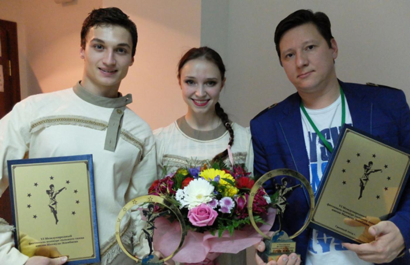 Артисты балета Уральского театра эстрады стали лауреатами международного конкурса сольного танцы в Грозном - Фото 1