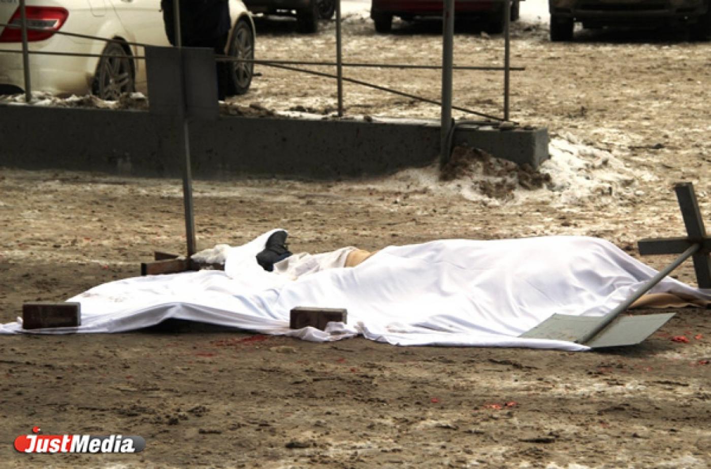 На Машиностроителей нашли труп женщины. Следователи ищут ее родственников - Фото 1