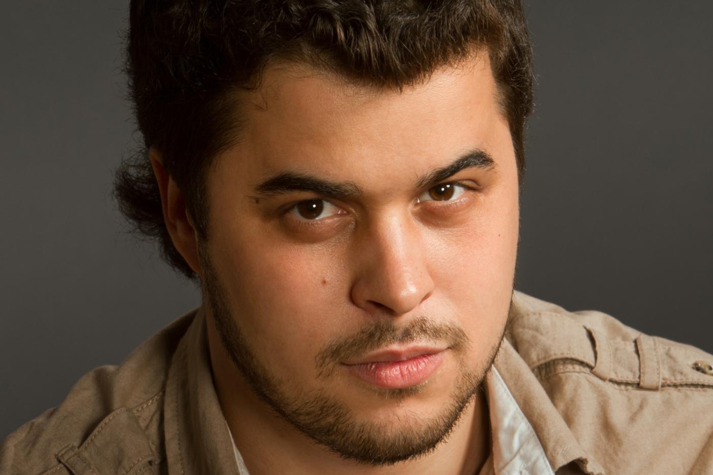 Молодой артист из Оперного театра принял участие во французской постановке «Бал-маскарад» - Фото 1