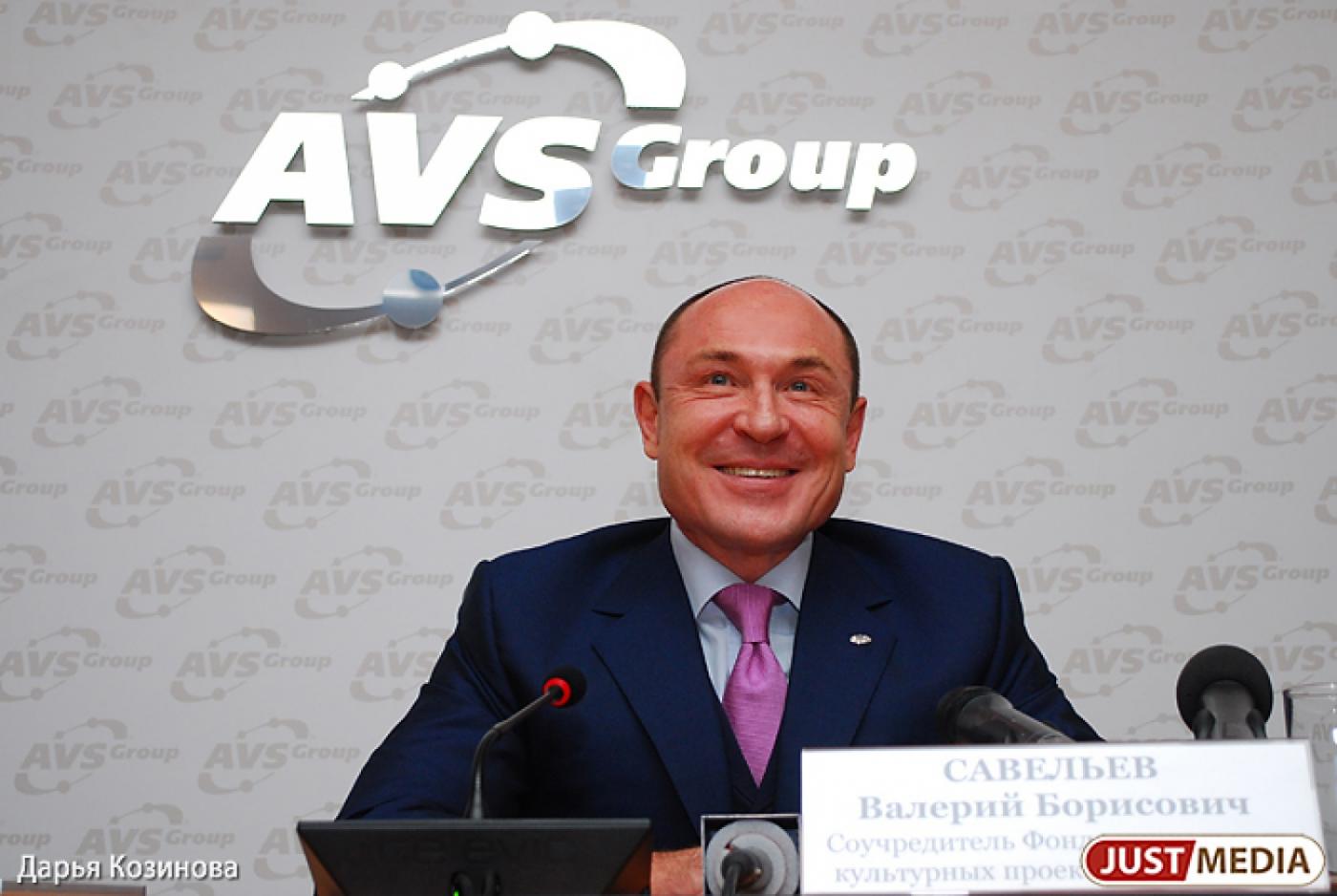 Судебные приставы опечатали спорткомплекс депутата Савельева в парке Победы - Фото 1