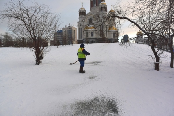 В ГИБДД объявили войну горкам, которые расположены рядом с проезжими частями