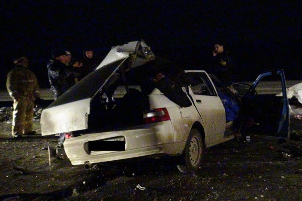Под Малыми Брусянами камикадзе на ВАЗе вылетел в лоб встречному КамАЗу. ФОТО
