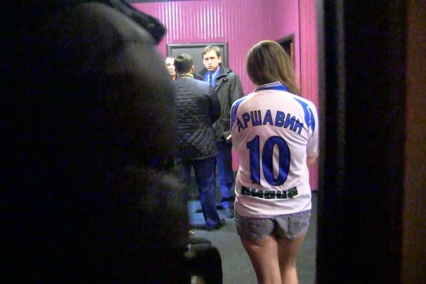 Тюменская экспансия продолжается: полиция задержала неместную проститутку в салоне, на который пожаловался депутат