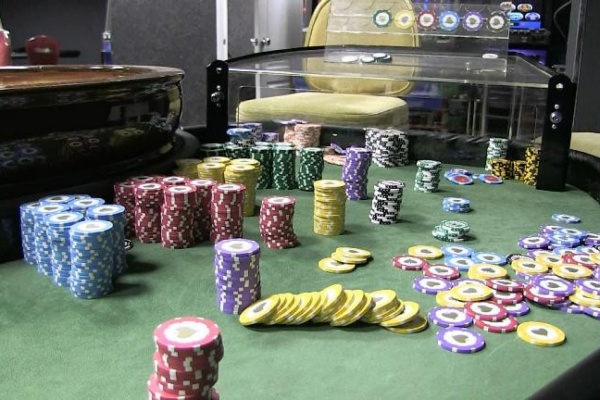 Полицейские нашли на Репина пустое казино и ликвидировали его