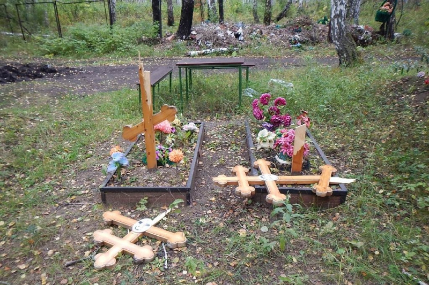 Поиск захоронений каменск уральский. Памятники на могилу Каменск-Уральский. Захоронения Каменск Уральский Свердловская область. Кладбище в Пирогово Каменске-Уральском. Погосты Каменска-Уральского Свердловской.