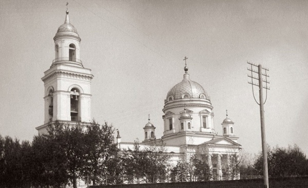 В Доме Метенкова презентуют книгу о дореволюционном Екатеринбурге. В ней есть тексты Чехова и Мамина-Сибиряка - Фото 1