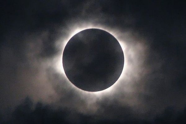 NASA проведет онлайн-трансляцию полного лунного затмения - Фото 1