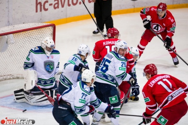 «Автомобилист» закончил домашнюю серию третьей победой подряд - Фото 1