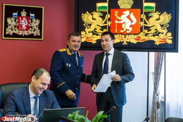 Пьянков и Салихов получили медали от Следственного комитета  - Фото 1