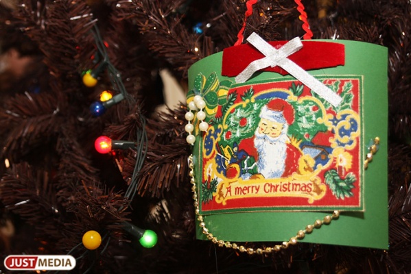 Килограмм конфет от Деда Мороза. Свердловские муниципалитеты начали закупать традиционные новогодние подарки - Фото 1