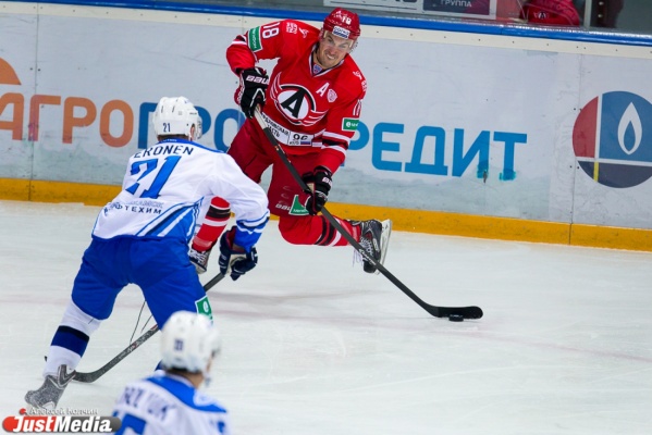 «Автомобилист» разгромил нижнекамский «Нефтехимик» - Фото 1