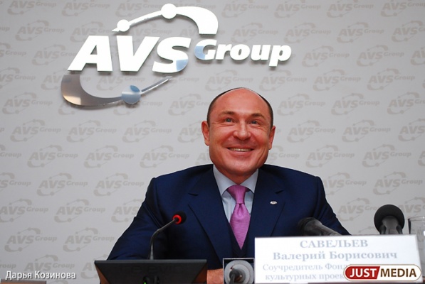 Судебные приставы опечатали спорткомплекс депутата Савельева в парке Победы - Фото 1