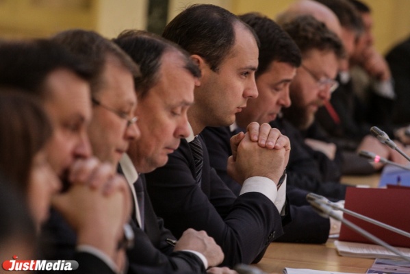 Свердловские министры и мэры во главе с Паслером отправятся на военные сборы в Еланский гарнизон  - Фото 1