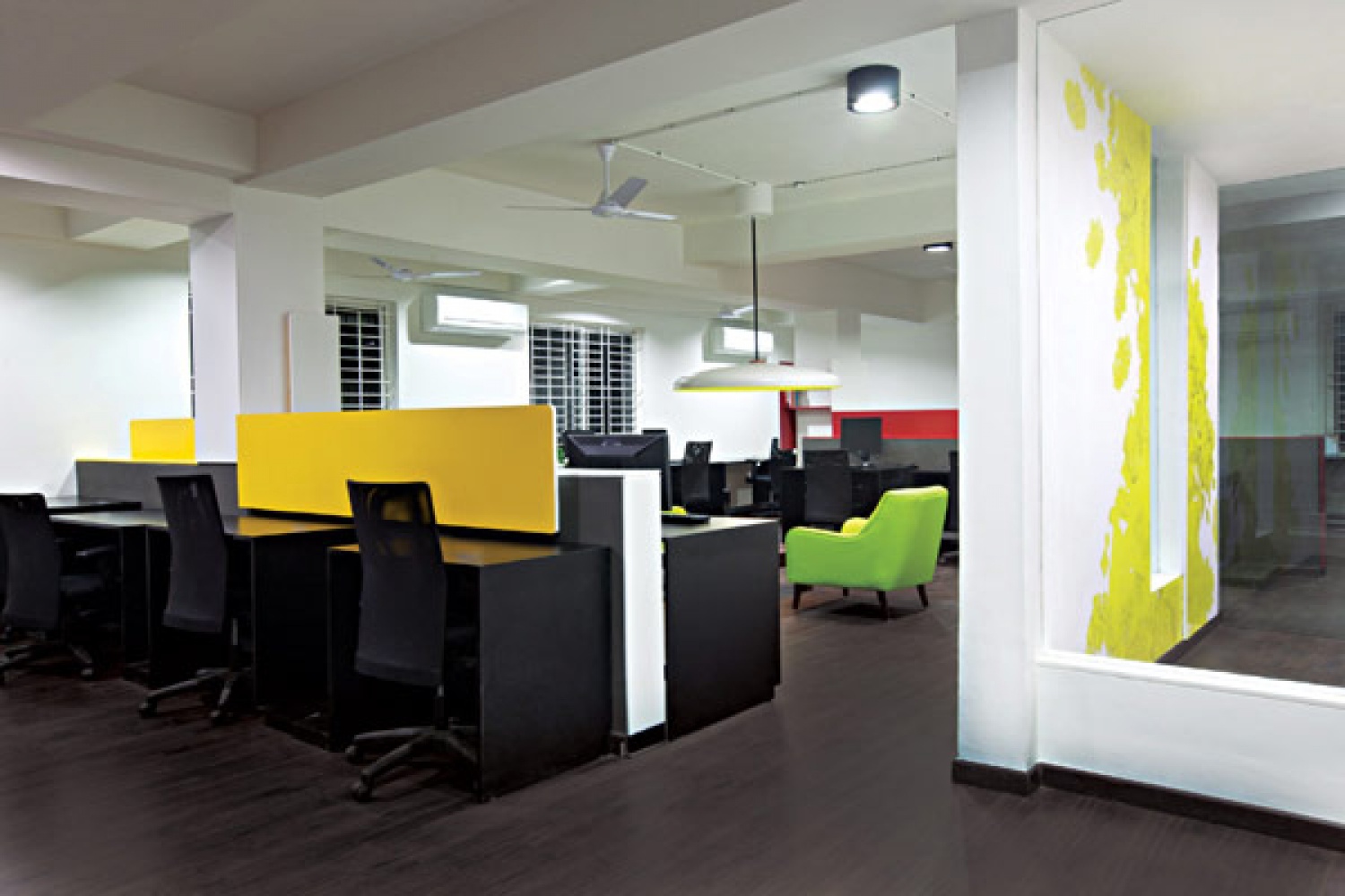 Офис дизайнера. Креативный офис. Креативный отдел. Креативный офис рекламного агентства. Коворкинг зона.