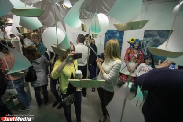 Молодые художники решили закончить 2014 год под знаком «Игры в Дурака» - Фото 1