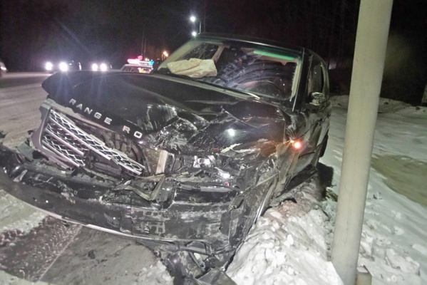 На Полевском тракте внедорожник врезался в неуступившую дорогу легковушку - Фото 1