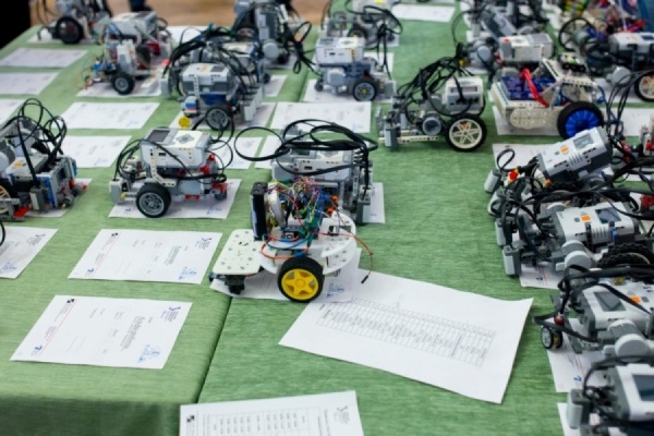 Школьники приступили к разработке проектов в области робототехники - Фото 1