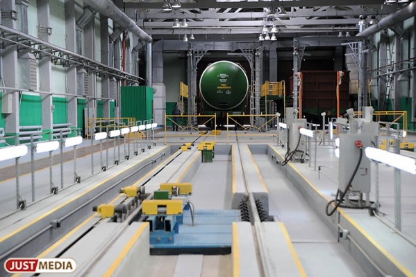 «В феврале работали всего два дня». Работников УВЗ массово отправляют в отпуска - Фото 1