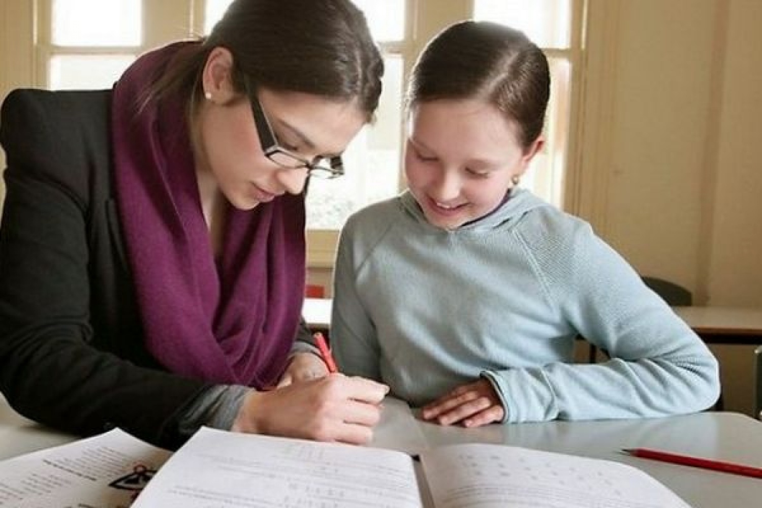 Как проходят занятия с репетитором. Индивидуальные занятия с преподавателем. Провокации учеников школы фото. Репетитор или курсы. Как стать репетитором по английскому.