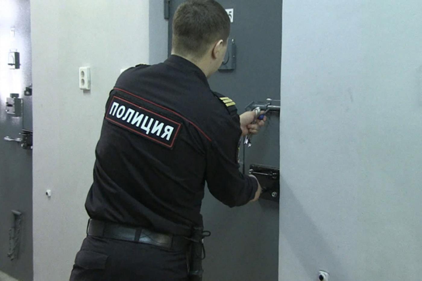 Полицейский в одиночку задержал барсеточника - Фото 1