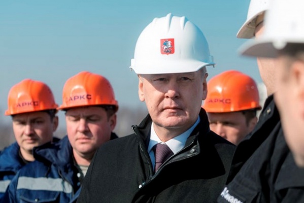 Собянин показал главам субъектов РФ пример работы в кризис: мэр Москвы на треть сократил число чиновников