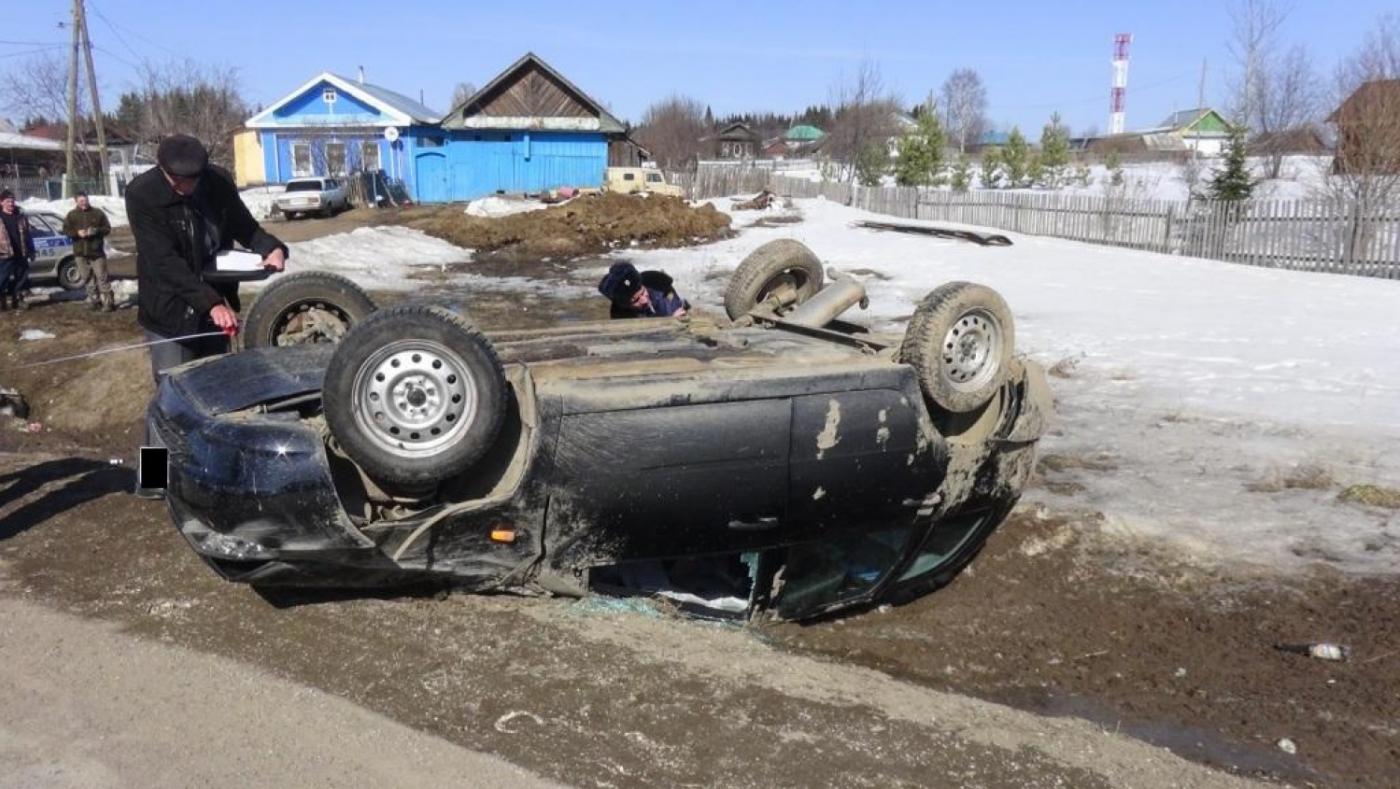 В Верхних Сергах водитель «Лады» умер за рулем от сердечного приступа - Фото 1