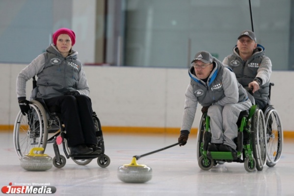 Свердловская сборная по керлингу намерена попасть в тройку призеров на чемпионате России среди колясочников