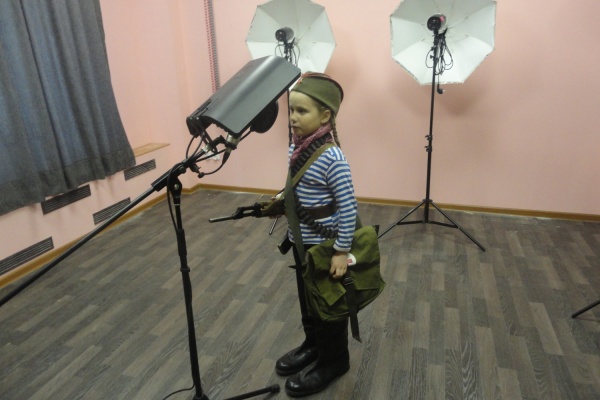 Общественный транспорт Екатеринбурга заговорил о войне голосами школьников