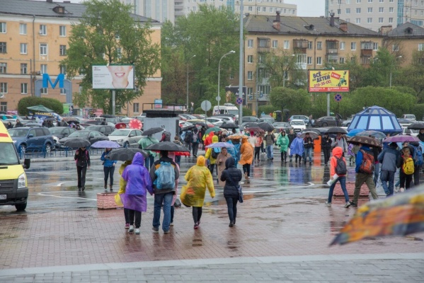 Дождю не удалось испортить «Майскую прогулку» екатеринбуржцев