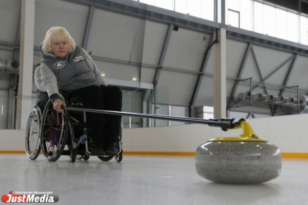 Свердловская сборная по керлингу на колясках взяла «серебро» на первенстве России